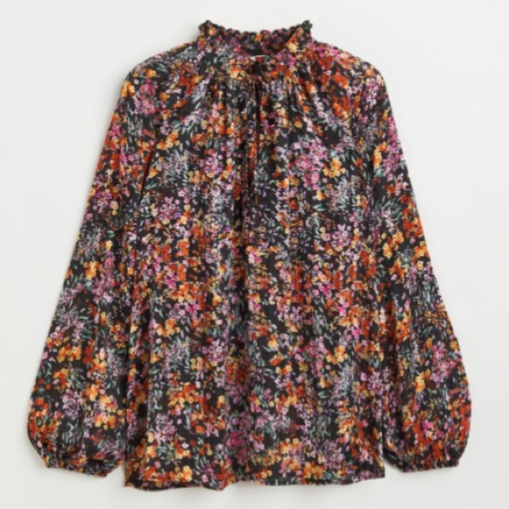 H&M Size XS long sleeve floral blouse with tie detail ruffled neck womens